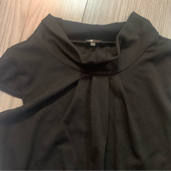 Black dress - Picture 3 of 6